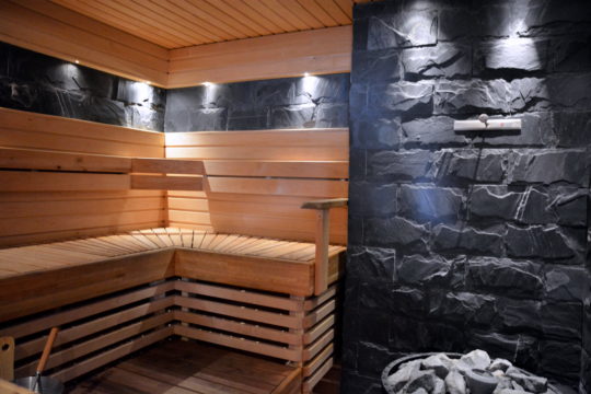 sisustustyöt-kylpyhuone-sauna-laatoitukset